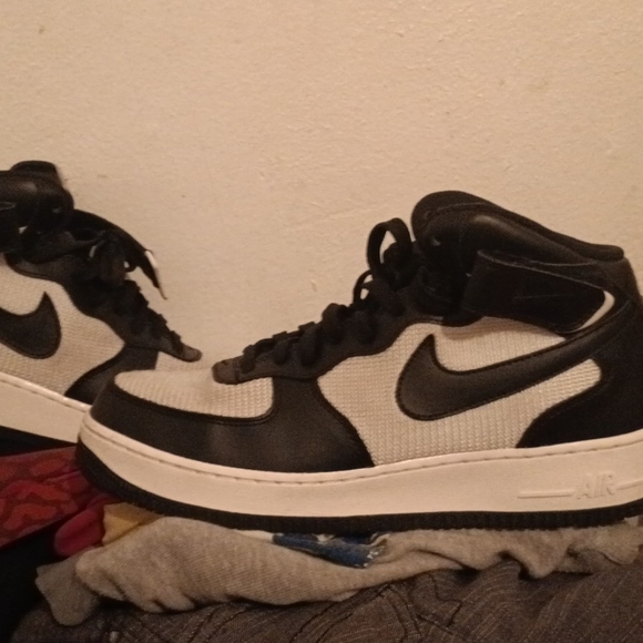 NIKE AIRFORCE 1 GOAT Size 10 brand new - Picture 6 of 6